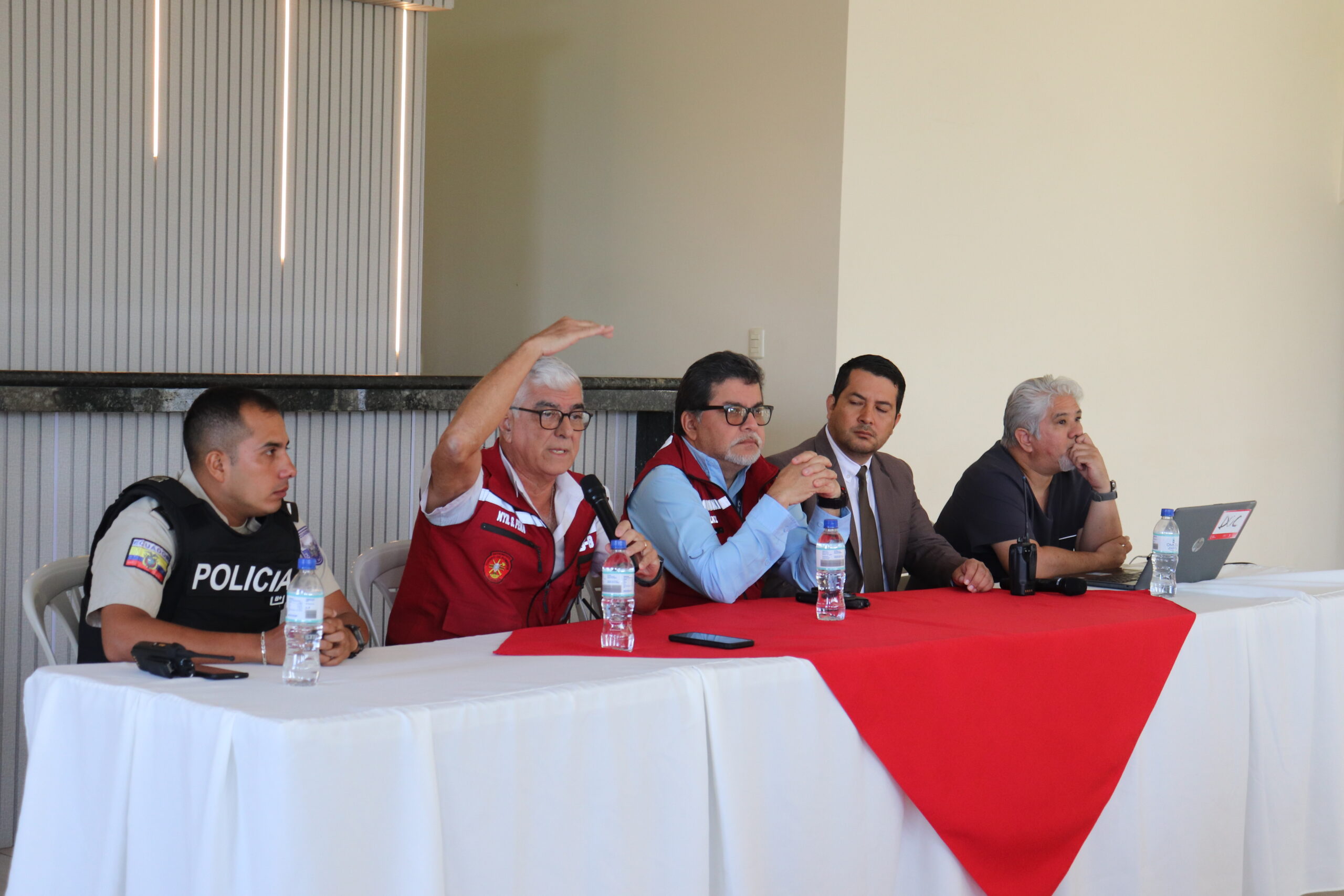 Se realizó reunión con habitantes de la vía a la Costa para para fortalecer respuestas ante emergencias