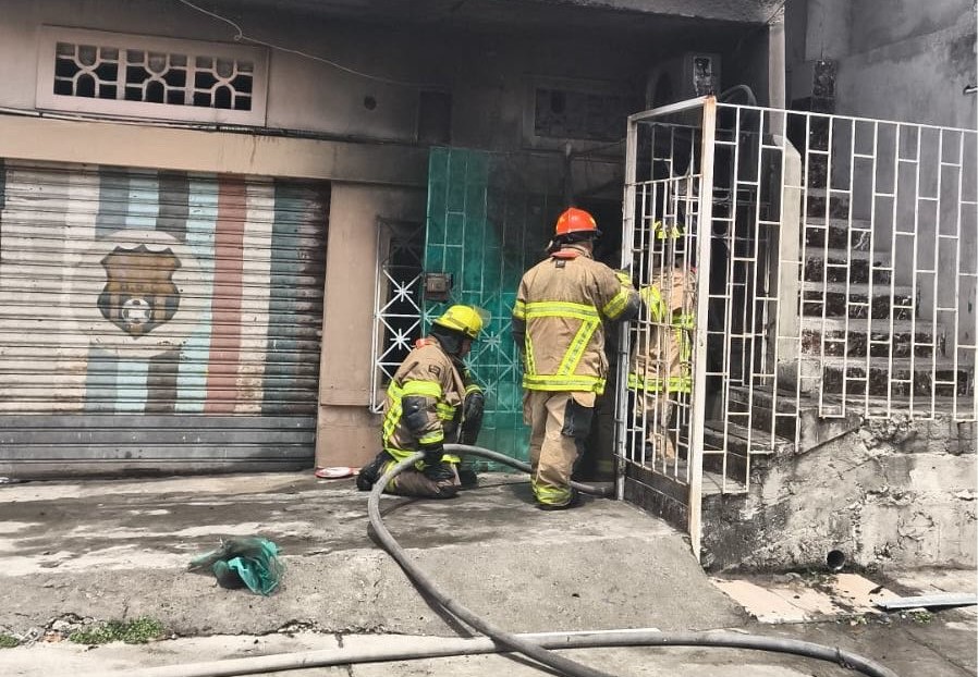 El BCBG controló incendio en vivienda ubicada en la Coop. Carlos Guevara 1