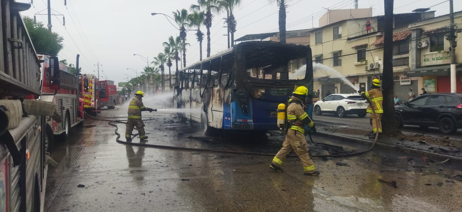 BCBG controló incendio que se produjo en bus de transporte público