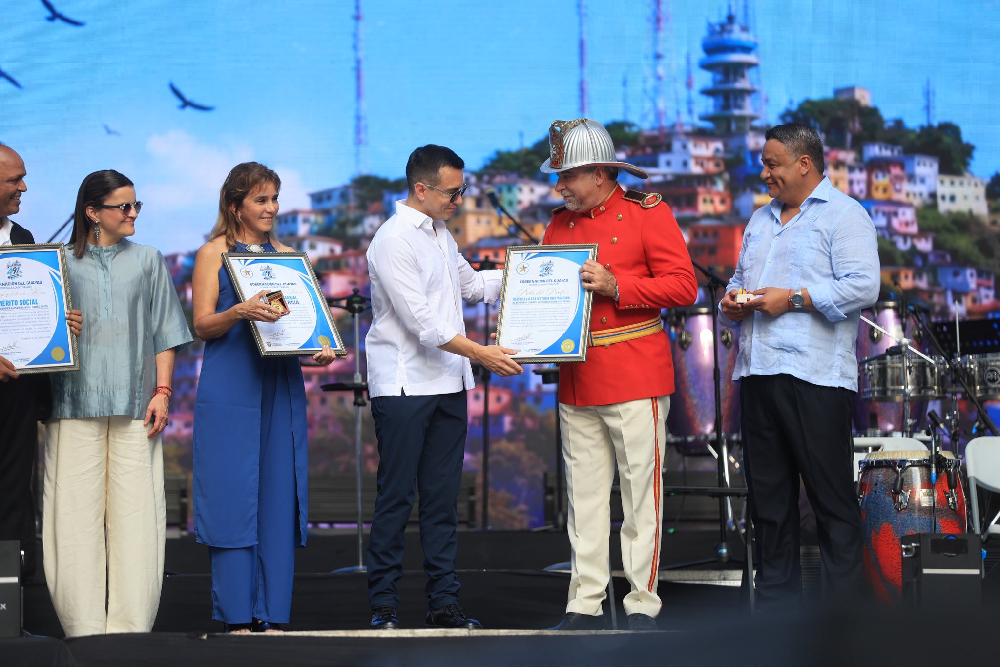 Primer Jefe del BCBG, Martín Cucalón de Icaza, recibió reconocimiento “Perla del Pacífico”